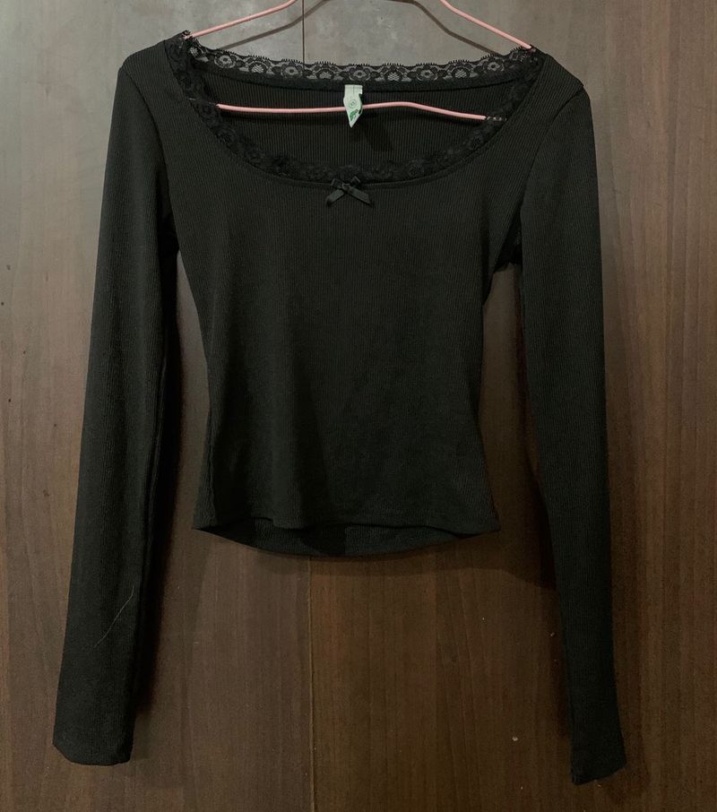 NEWME Lace Trim Long Sleeve Top