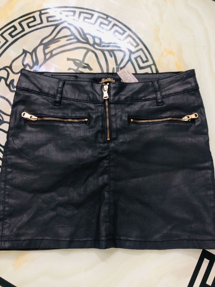 leather skirt
