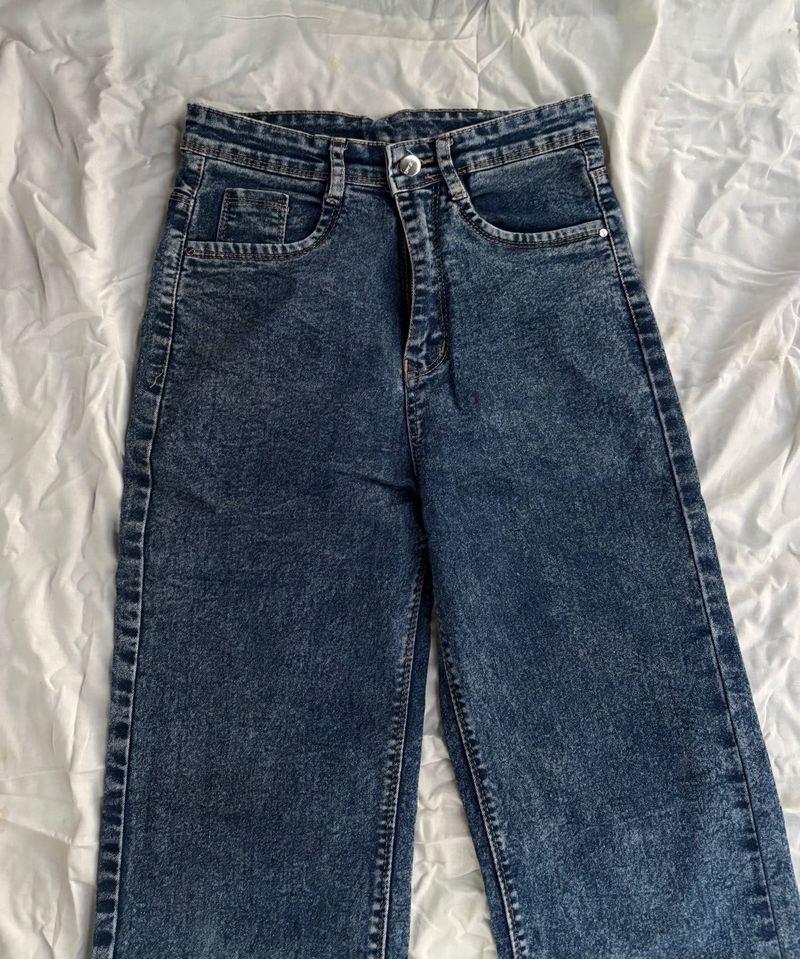 Straight Fit Stylish Denim Blue Jeans
