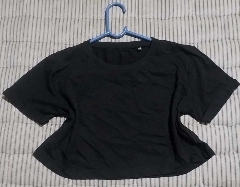 Cuter Black Super Crop Top