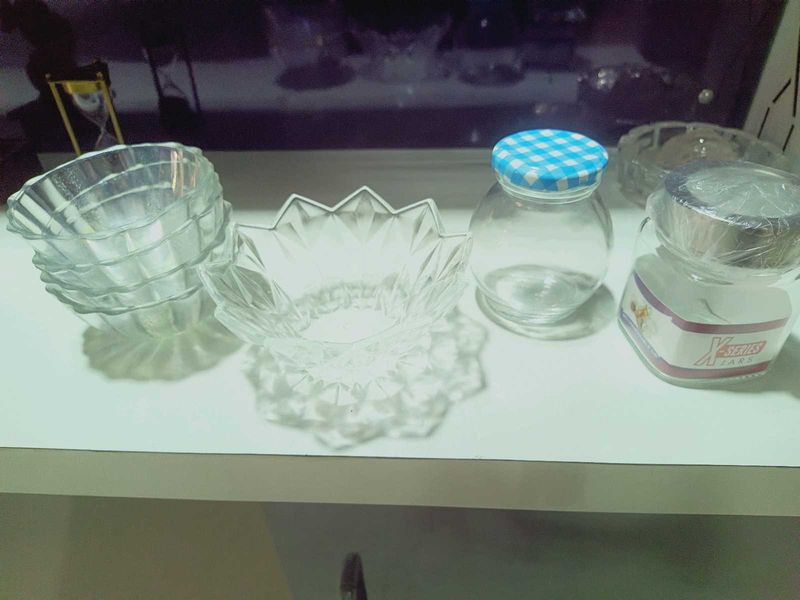 New Unsed Glass Set Of Bowl N Containers