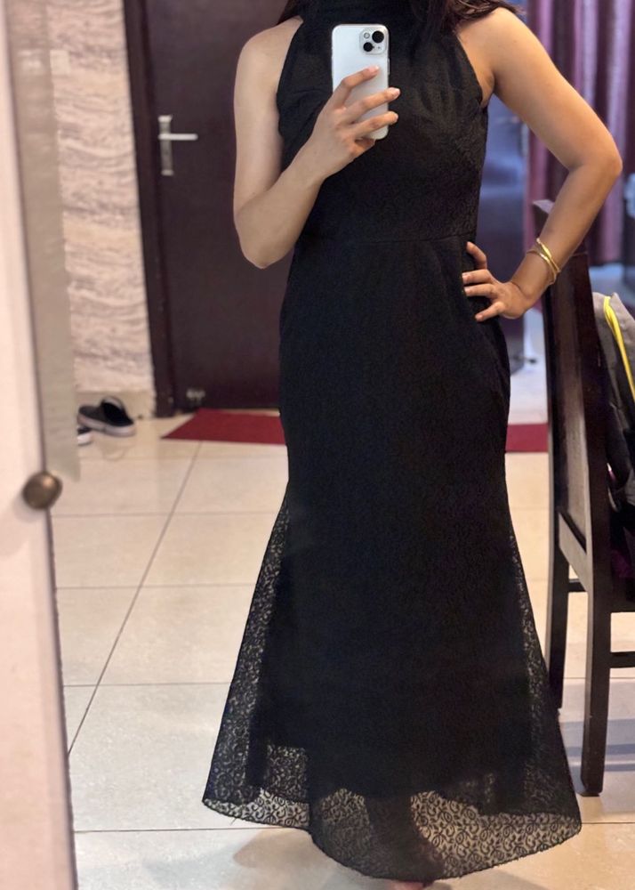 Elegant Black Halter Neck Maxi Dress