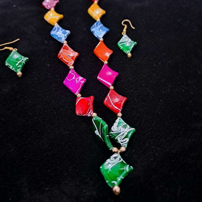 COLOURFUL NECKCHAIN With Earrings