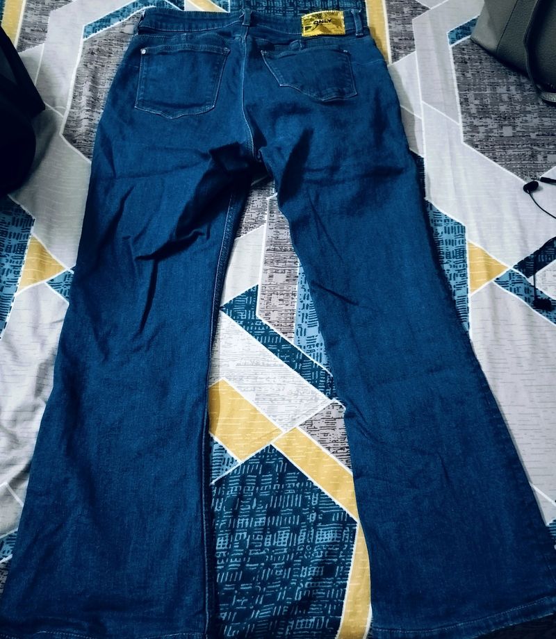 Women Blue Flared High Rise Clean Look Jeans