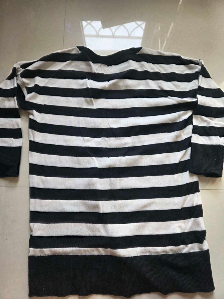 Levi&#39;s Striped Long Sleeve Top