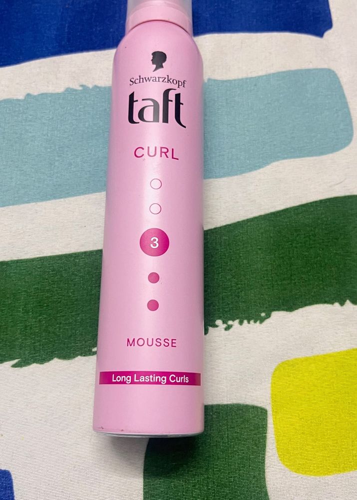 Taft Curl Mousse Curly hair