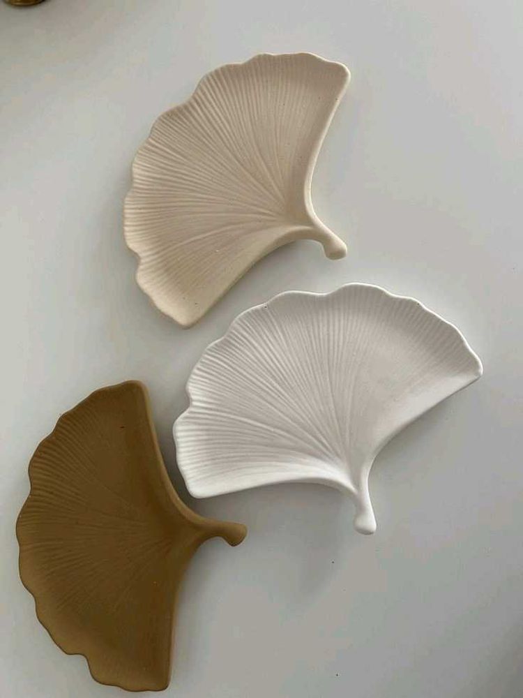 Concrete Leaf Tray