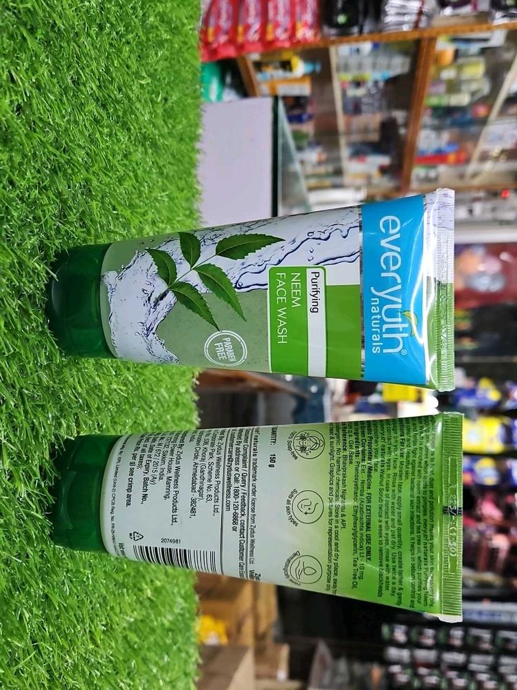 Everyuth Naturals Neem Face Wash