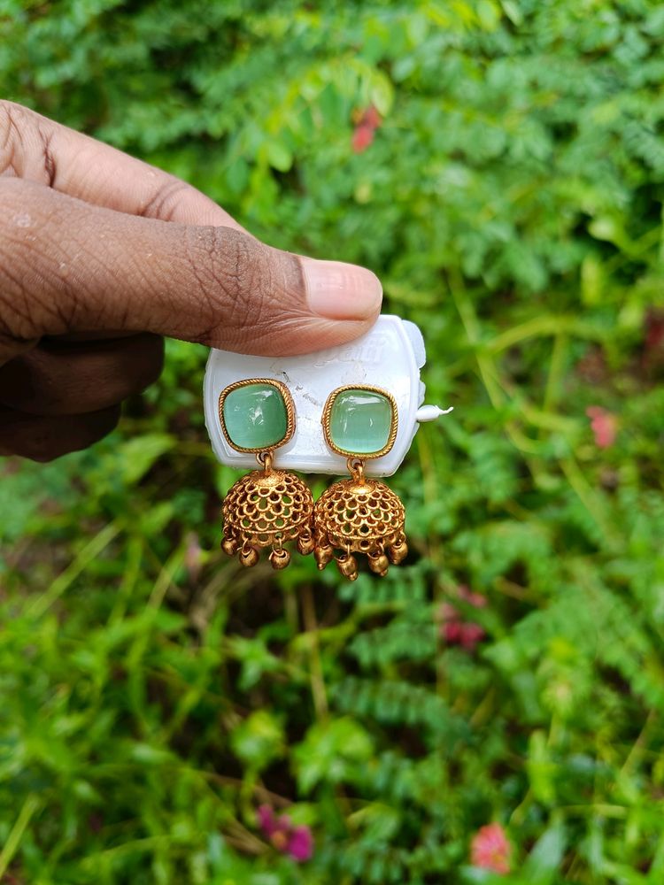 Golden Light Emerald  Earring