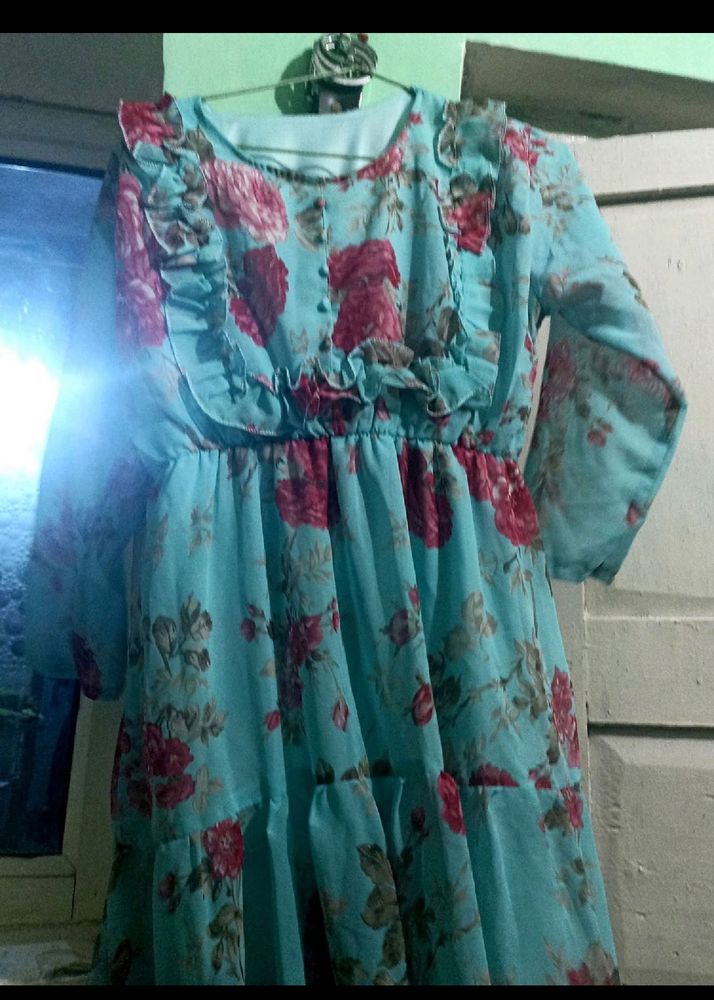 Gown With Anyone Stall &amp; Heartshape Lipstick Free