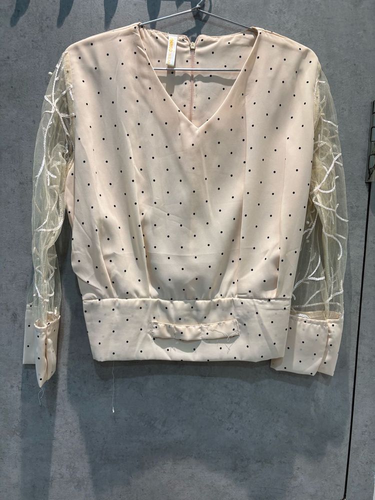 🔥Polka Dot Sheer Sleeve Top🔥