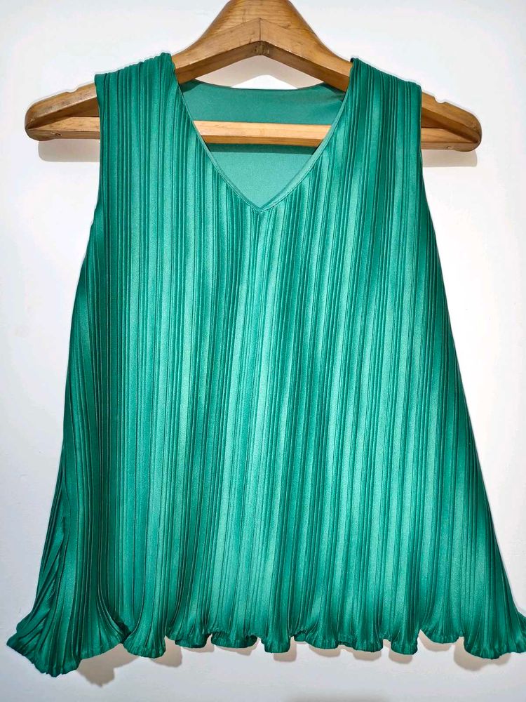 Green Sleeveless Top Small/ Medium size
