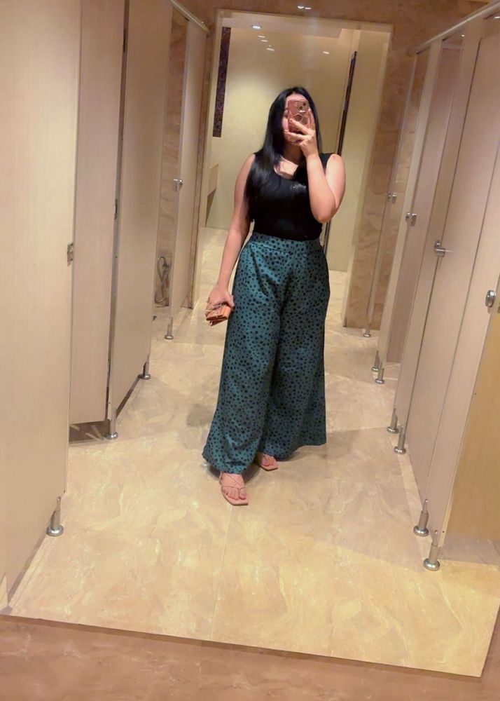 Wide leg trousers