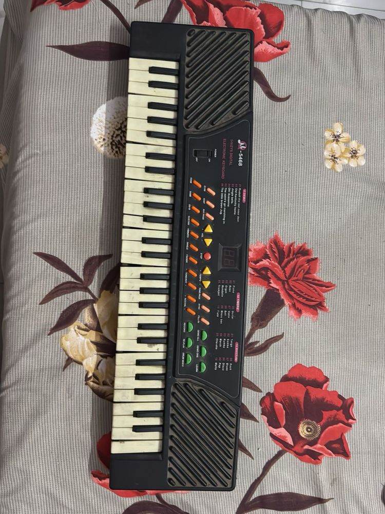 M 5468 Electronic keyboard