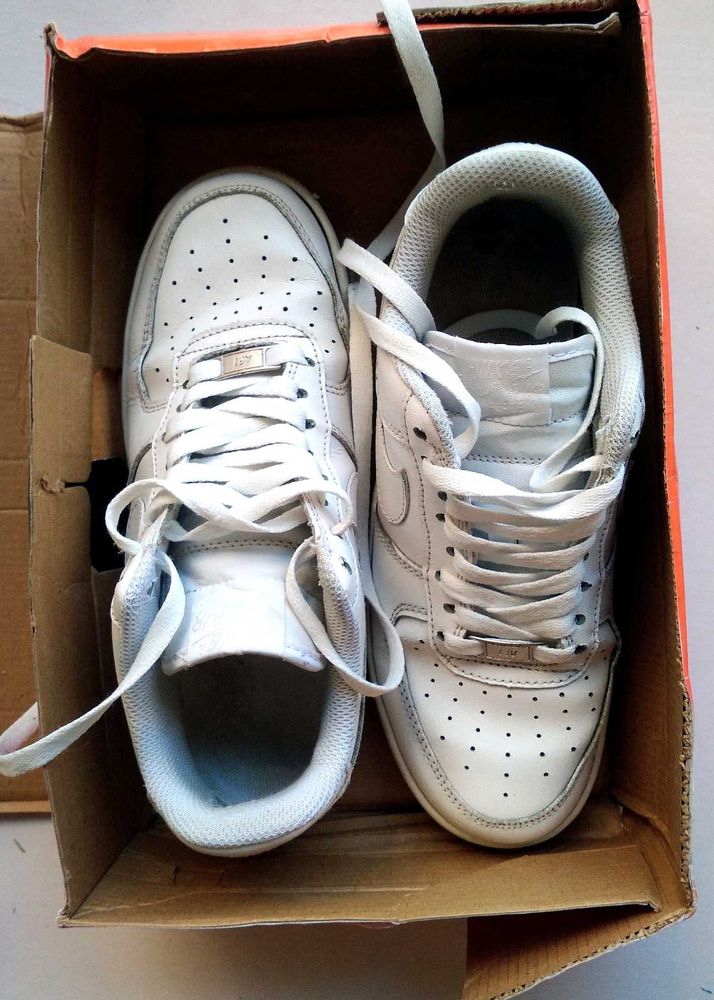 NIKE WHITE AF1