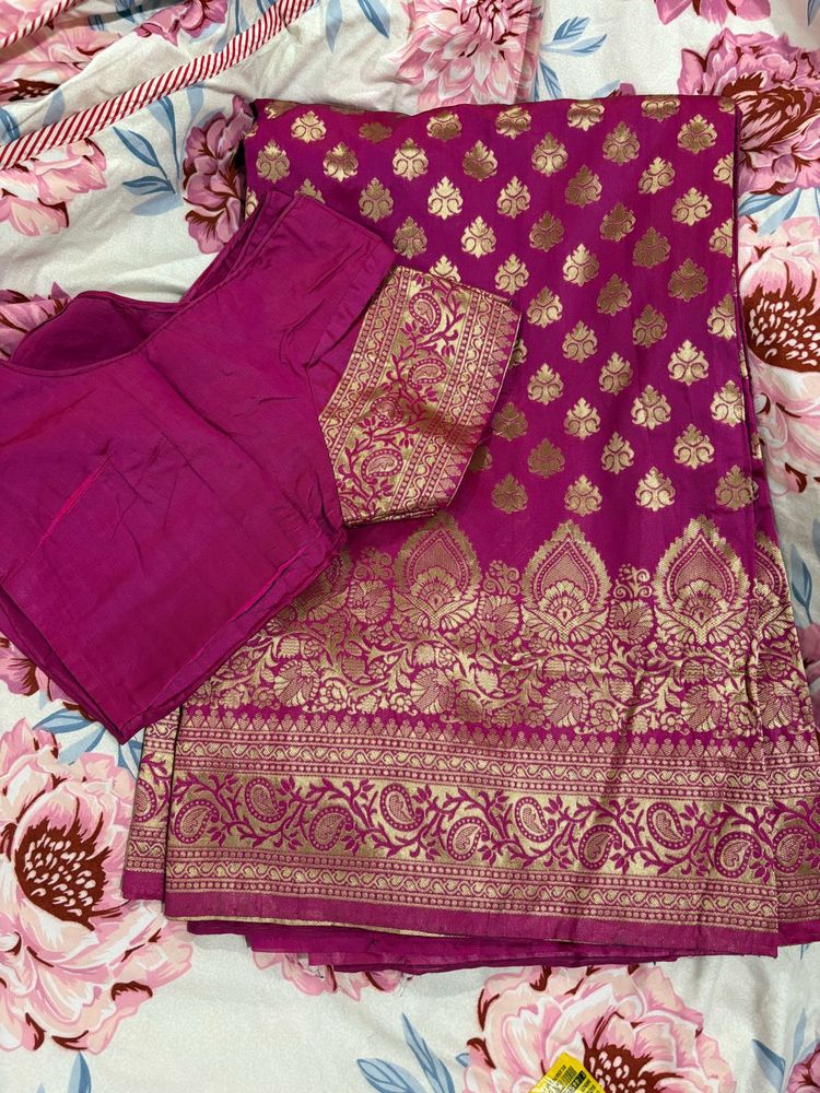 Magenta Banarasi Silk Saree (blouse 42in)