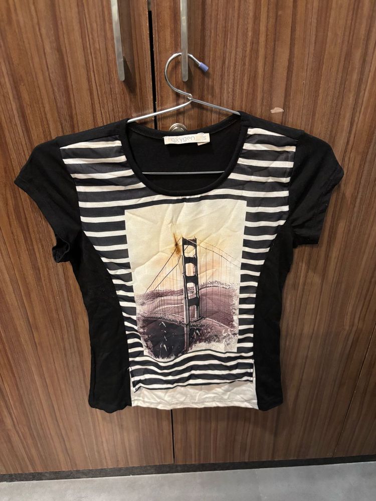 Black Tshirt Of Oxygen Brand