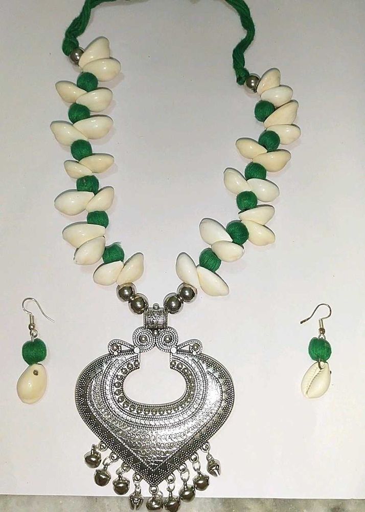 Shell Necklace &amp; Earring Set