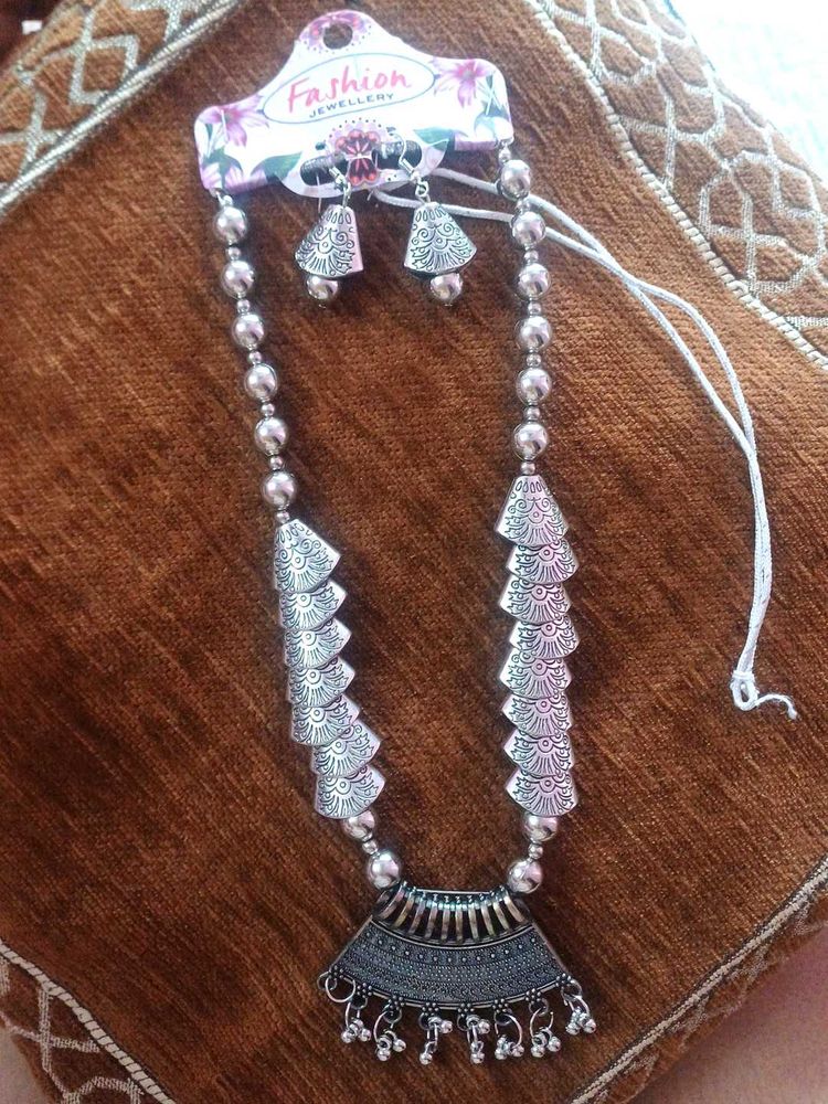 Necklace &amp; Earring Set