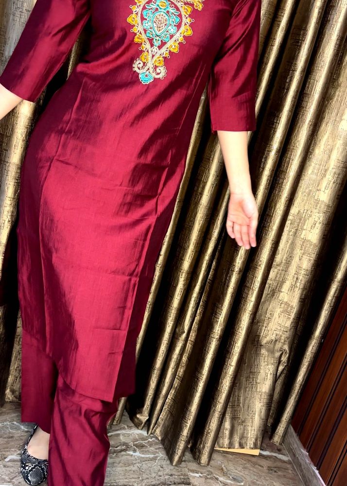 Embroidered Fabric Kurta With Pants