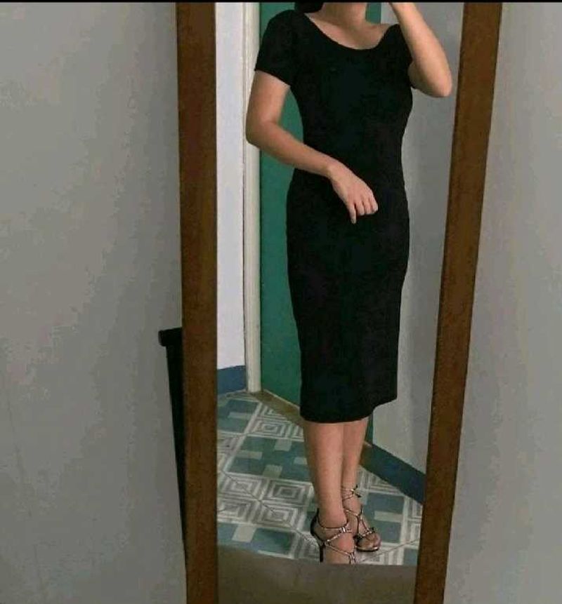 Elegant Black Midi Dress
