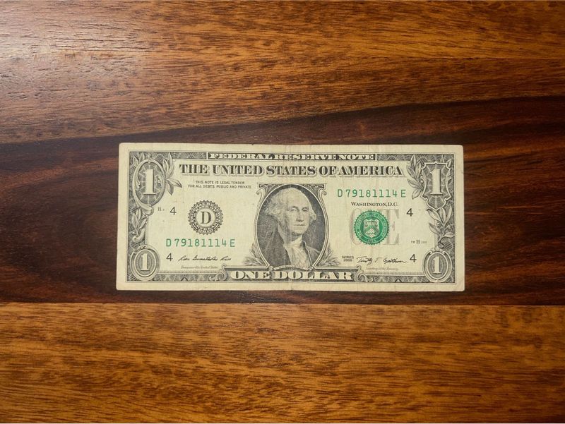 USED 1 US DOLLAR
