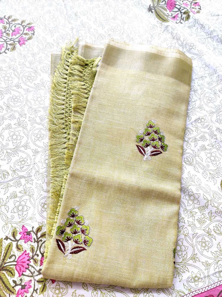 Pista Pure cotton Saree With Blouse Piece