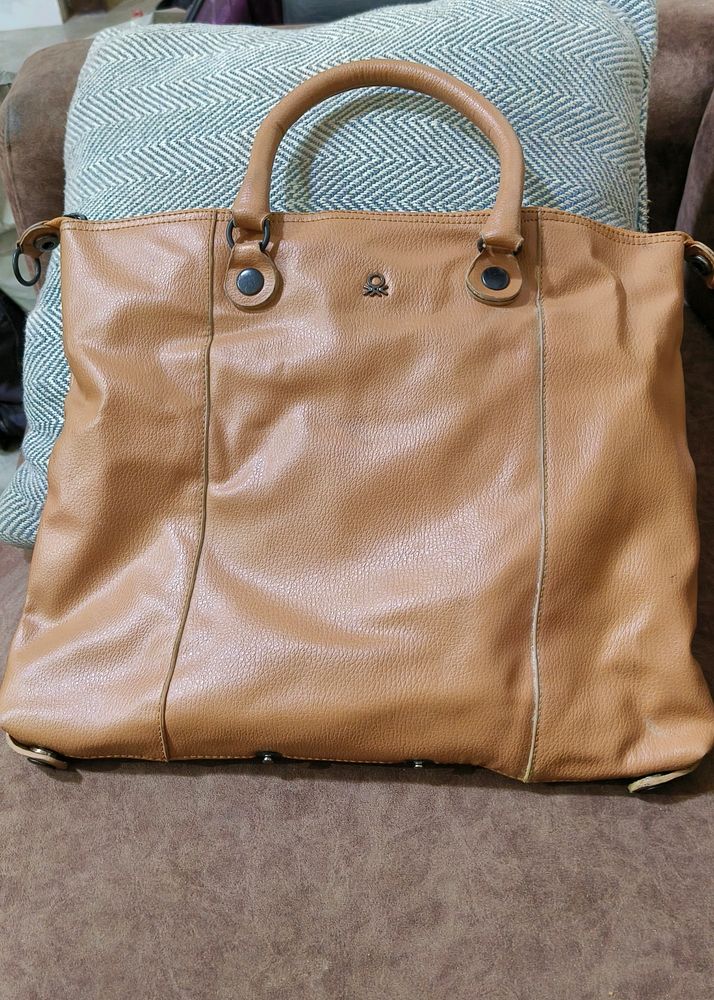 Benton Bag Easy To Carry Light Weight Only 2 Time Used Very Good Condition