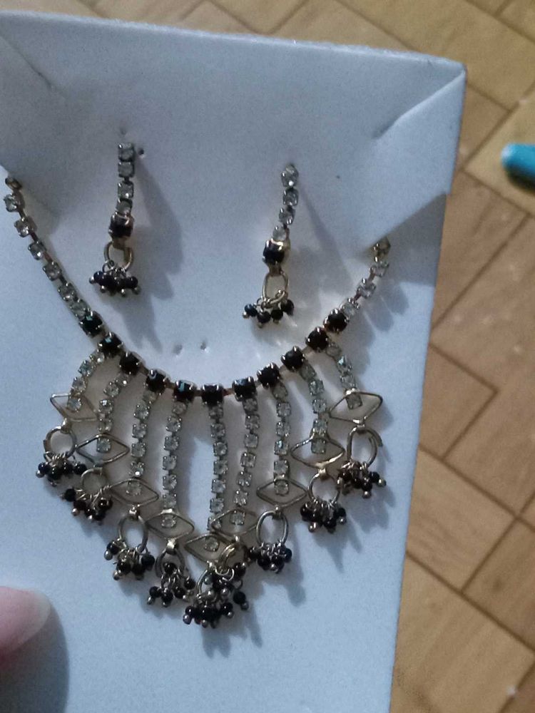 Elegant Necklace Set