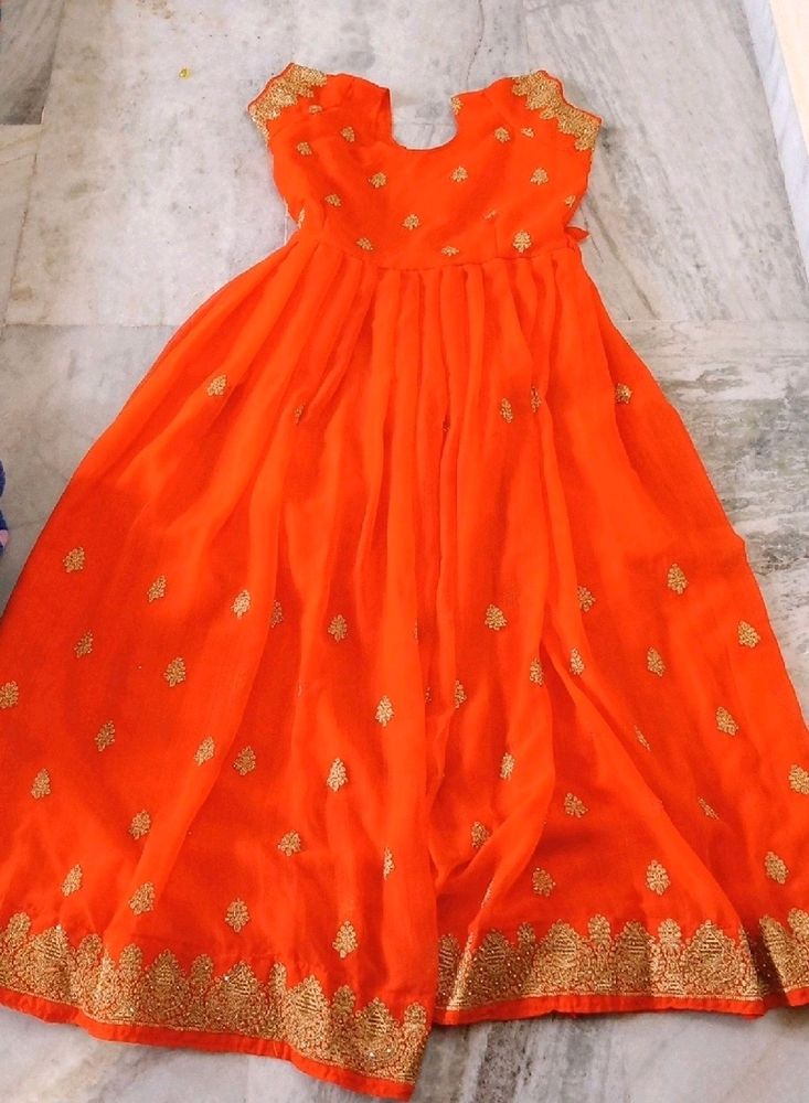 Orange Golden Zariwork Embroided Gown💕🌸