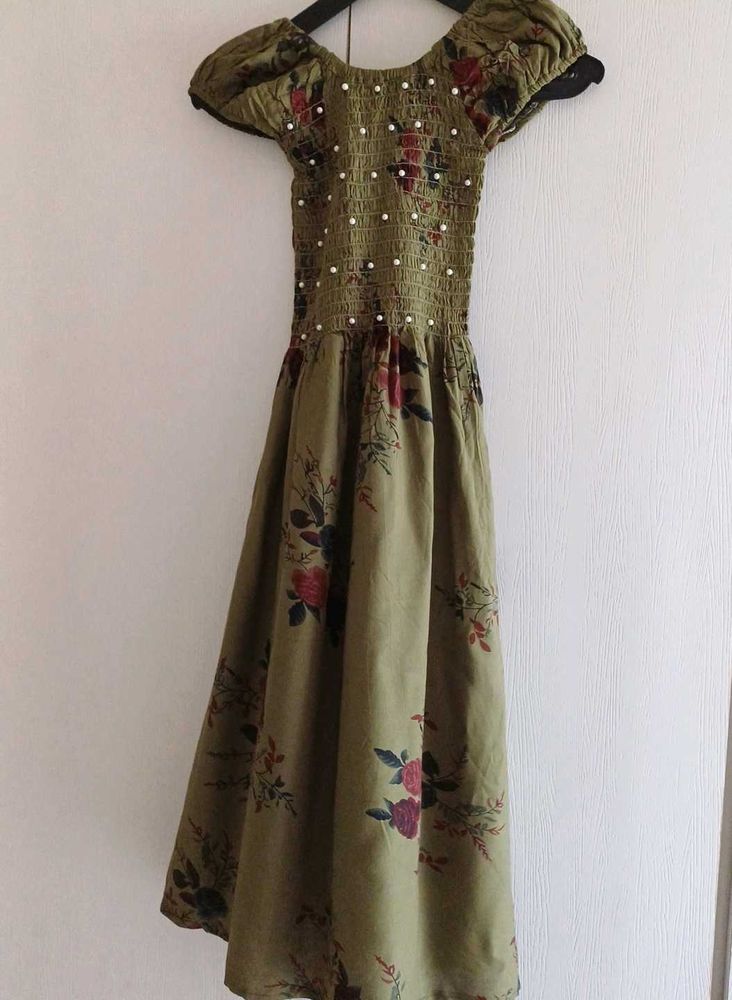 Midi Dress With Stretchable Body