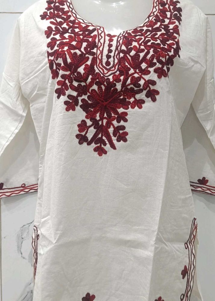 Elegant Embroidered Kurti