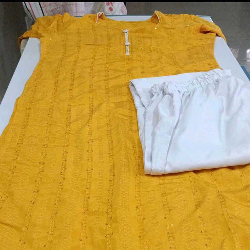 Wedding Season Beautiful Pakistani  Kurta Sets💛🤍