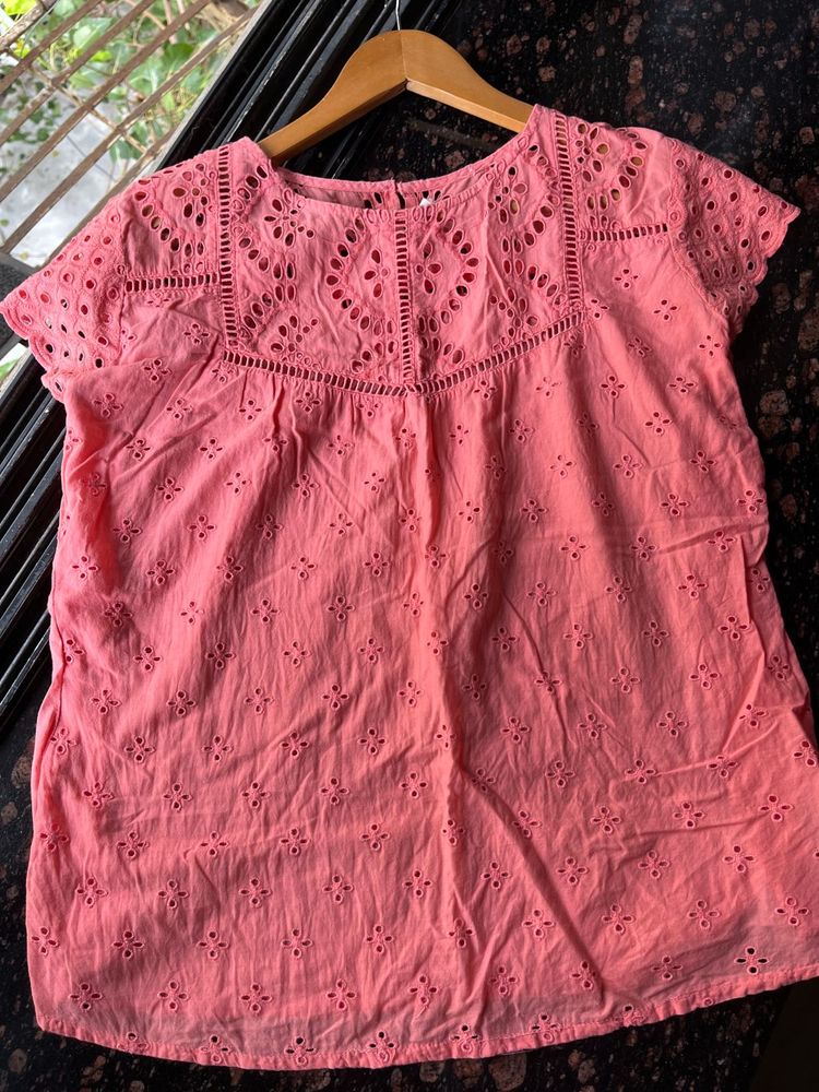 Cute peach Hakoba top