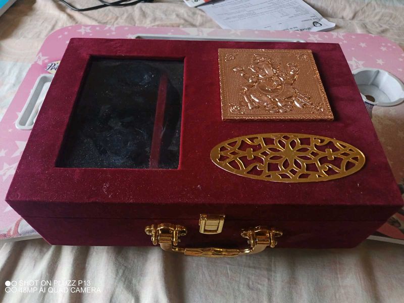 🟩offer🟩Red Valvet Storage Box For Makeup