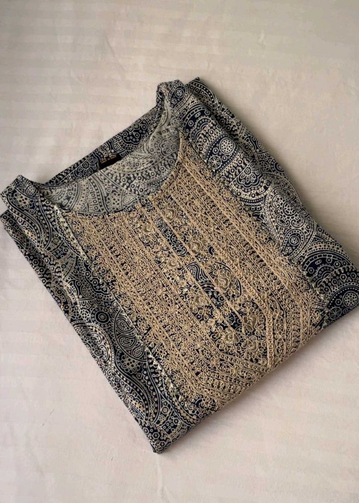 Elegant Paisley Print Kurta