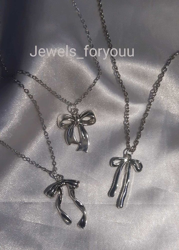 Bow Pendant Necklace
