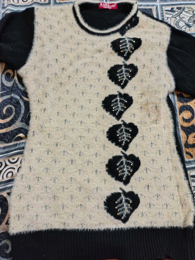 Leaf Design Knit Sweater