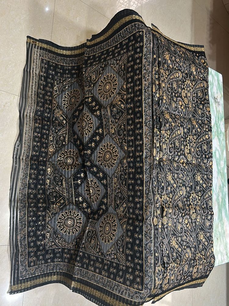 Black &amp; Golden Supernet  Saree