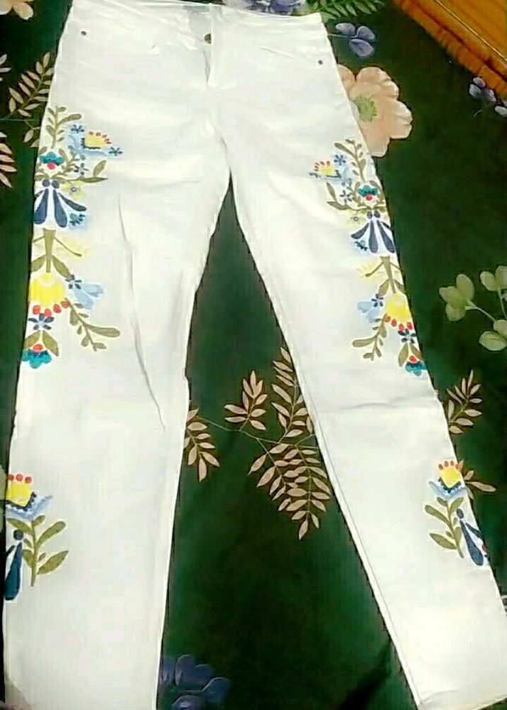 Stylish Used Denim Jeans for Girls – Great Conditi
