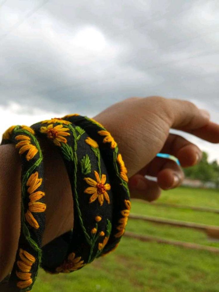 Floral Embroidered Bangle Set