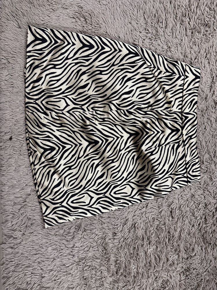 H&amp;M Zebra Print Mini Skirt