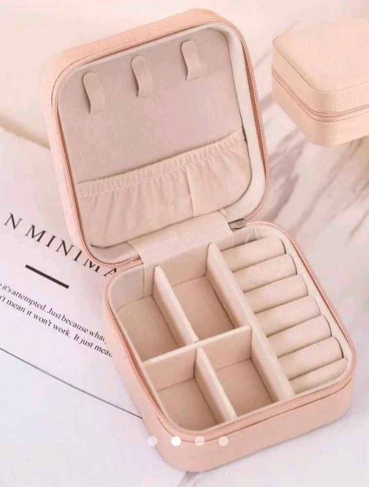 Cute Pink Jewelry organizer