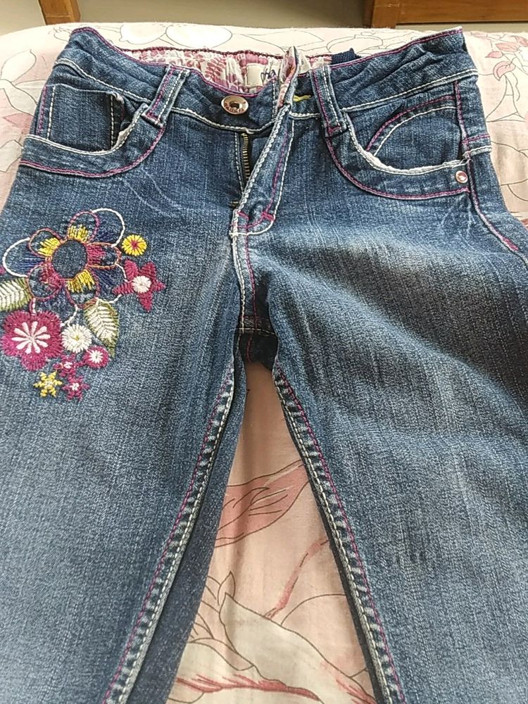 Design Blue Jeans For 5-6 Years Girl