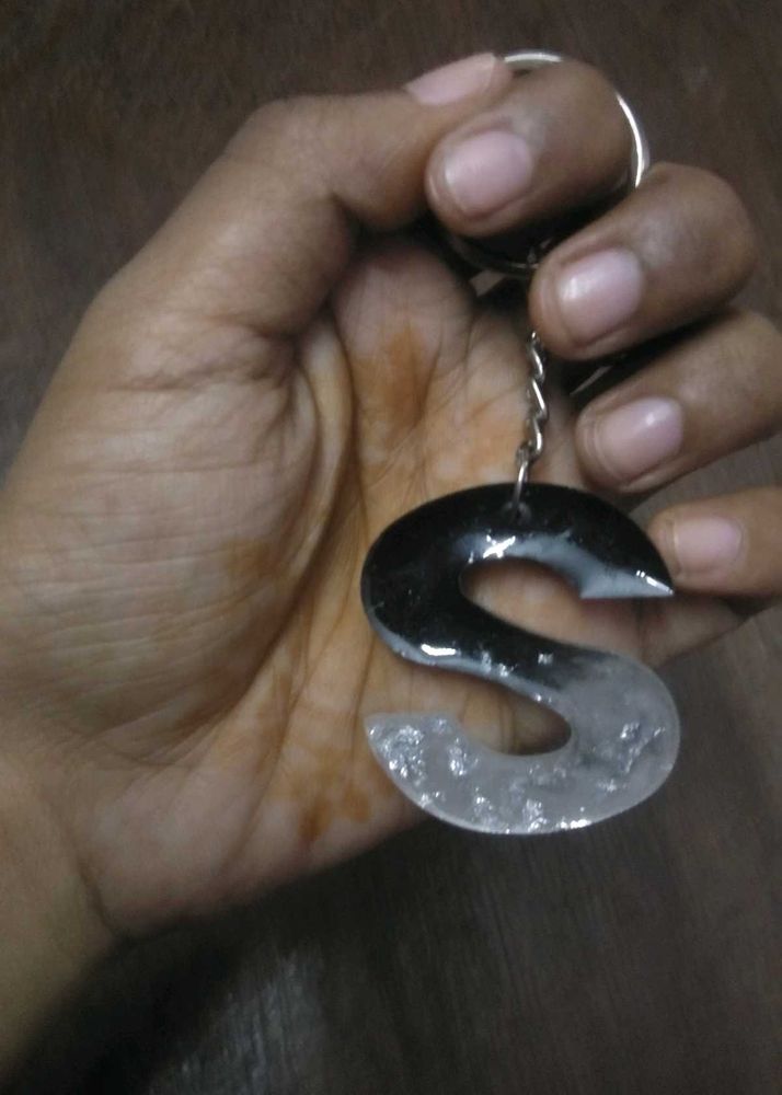 Unique 'S' Initial Keychain