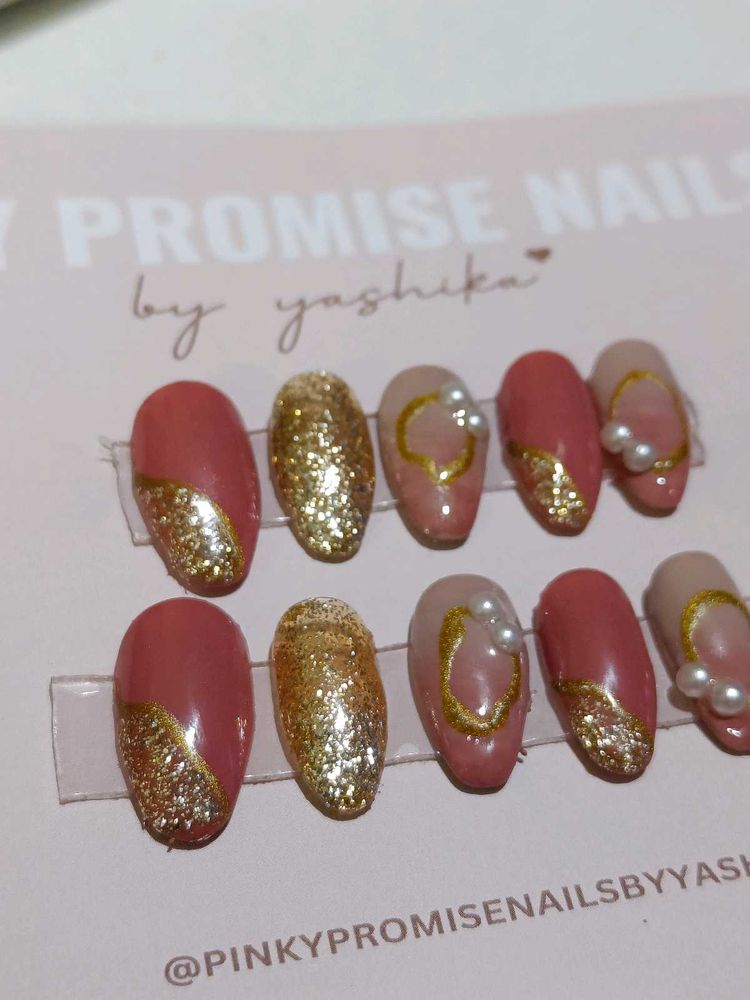 Press-On Nail Set