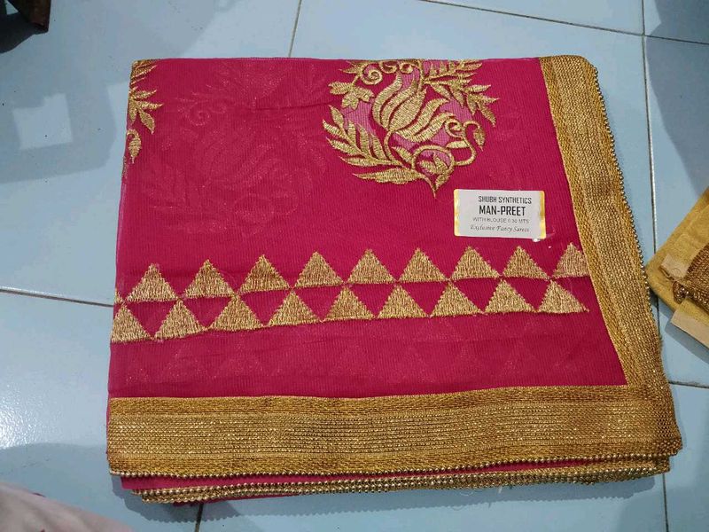 Awesome Designated Saree With Unstitched Blouse