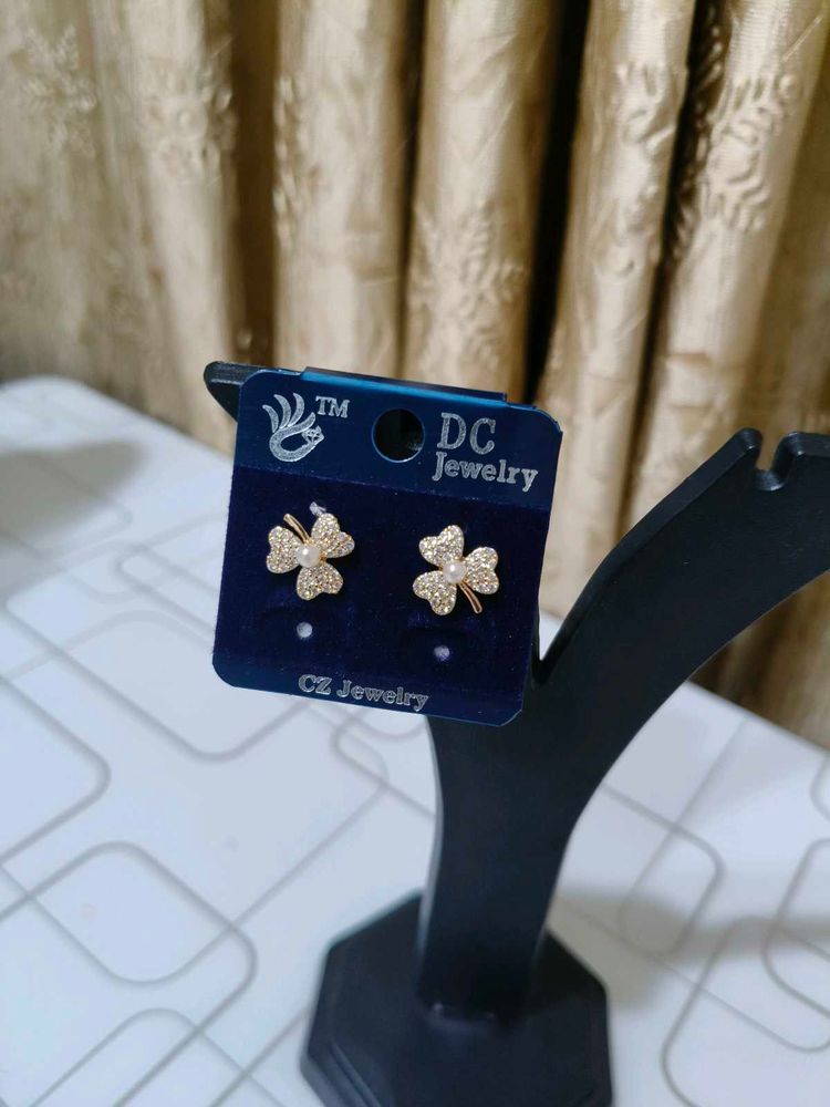 Clover Stud Earrings