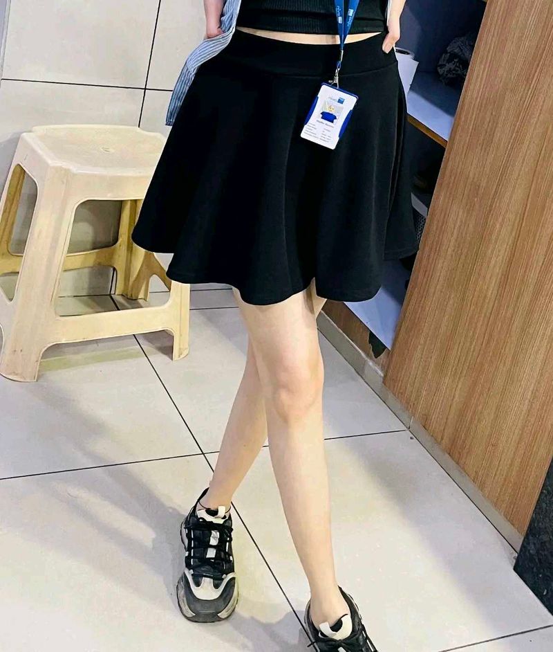 Black Skater Skirt 🖤