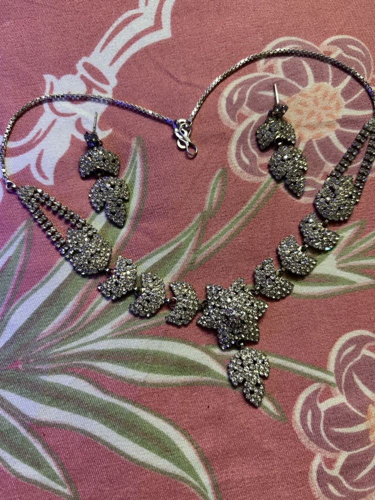 Sparkly Silver Necklace &amp; Earring Set